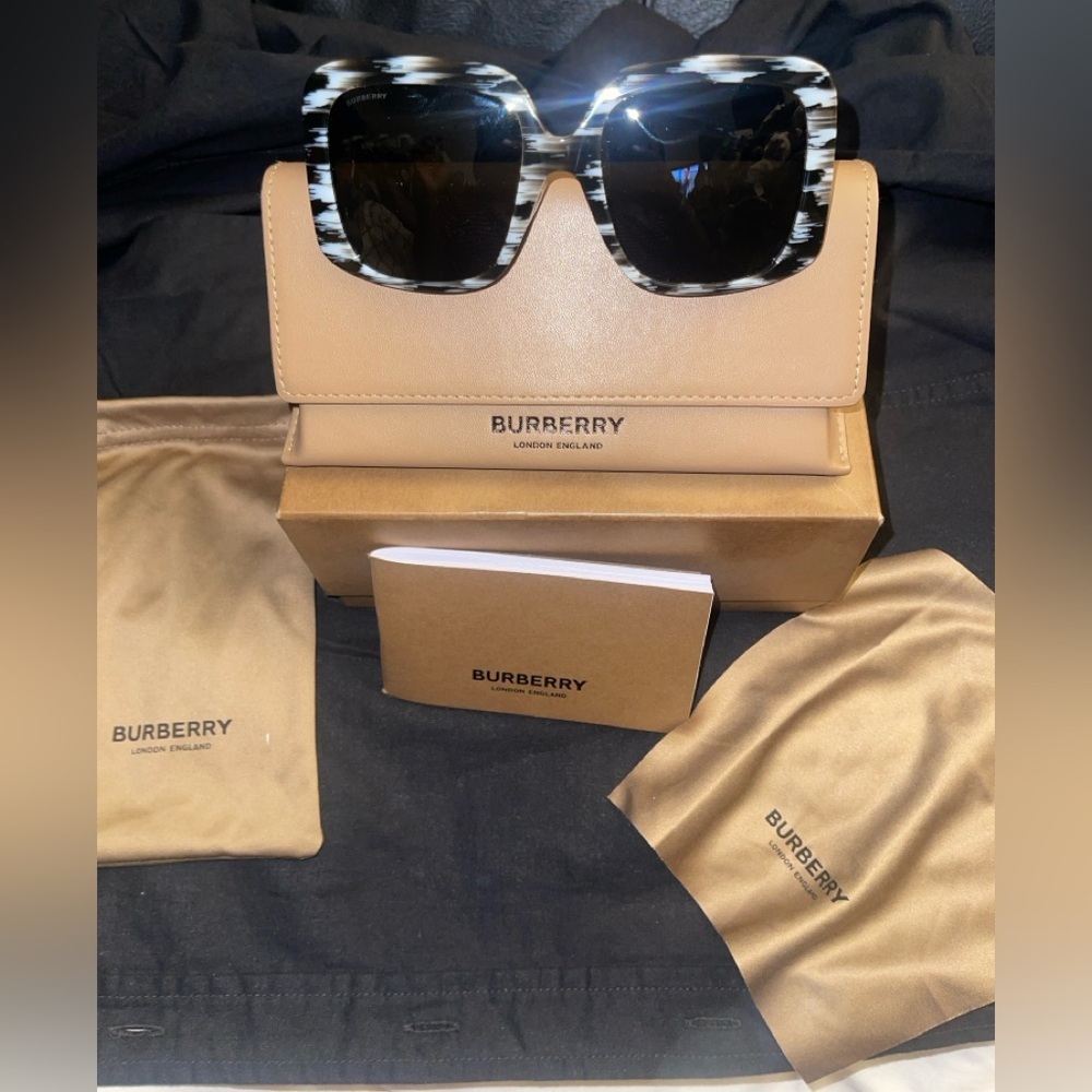 Burberry Penelope BE4363F 397887 Sunglasses Women's White/BlK/DRK Grey 55mm NEW - Picture 9 of 16